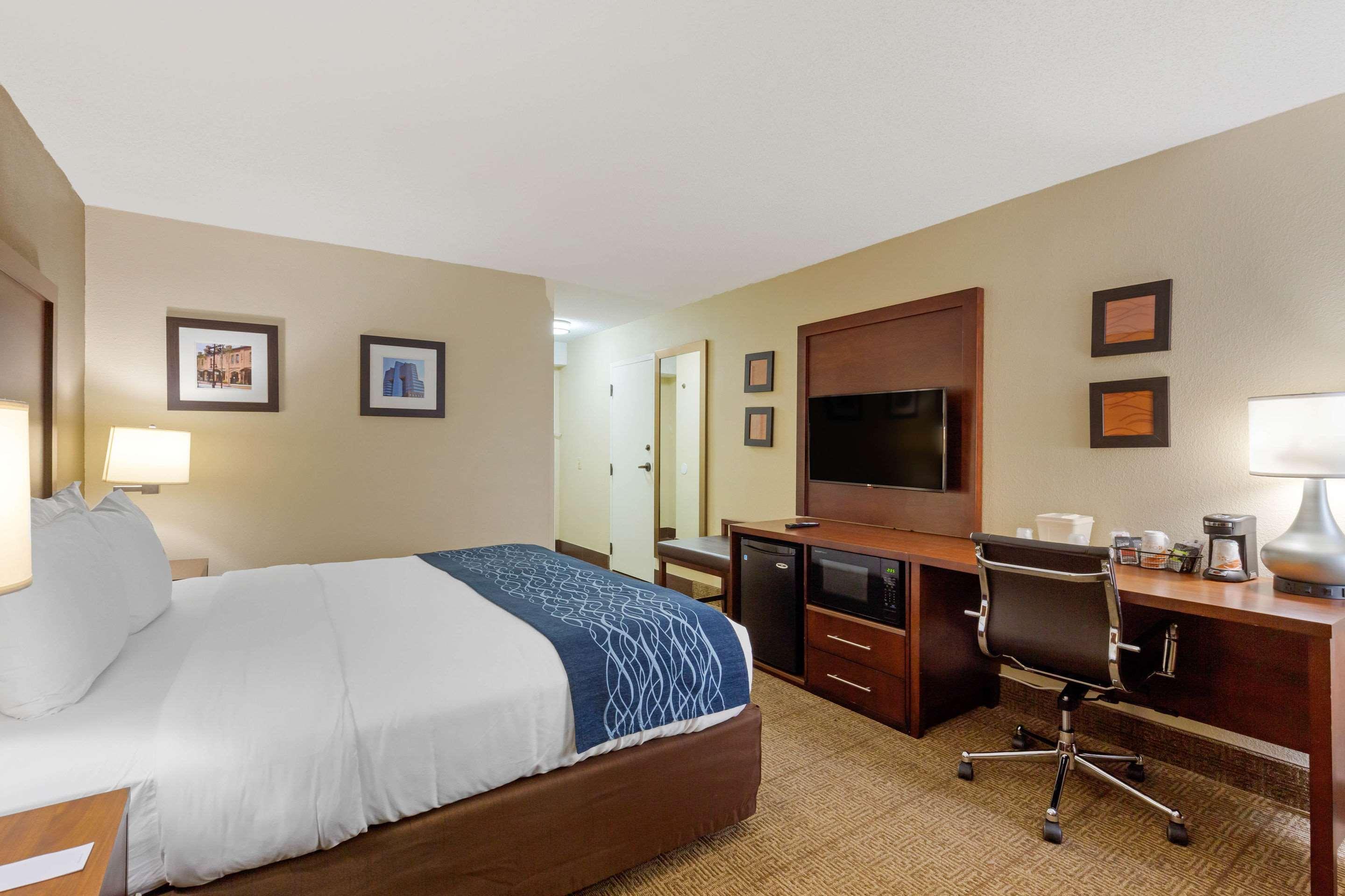 Comfort Inn & Suites Durham Near Duke University Εξωτερικό φωτογραφία